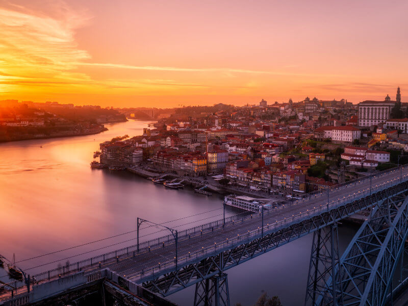 Porto, a cidade de uma só cor: azul e branco